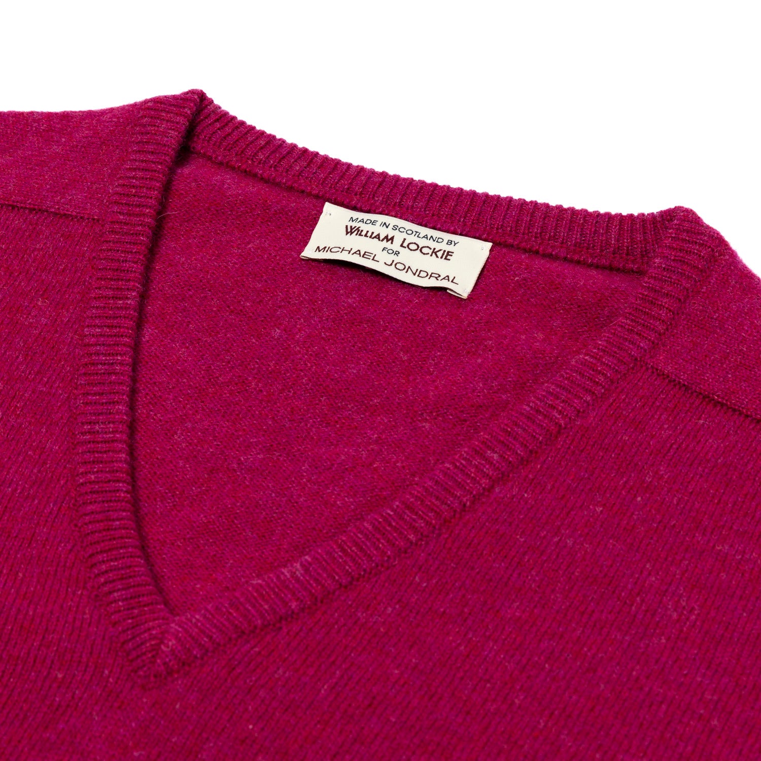 Sweater "Leven Vee" made of pure Geelong Lambswool - 2 Ply